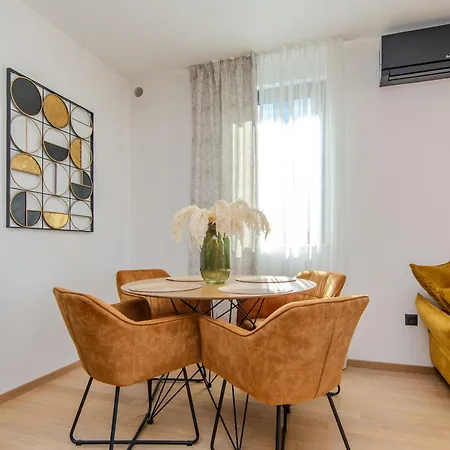 Apartament Apartman More *
